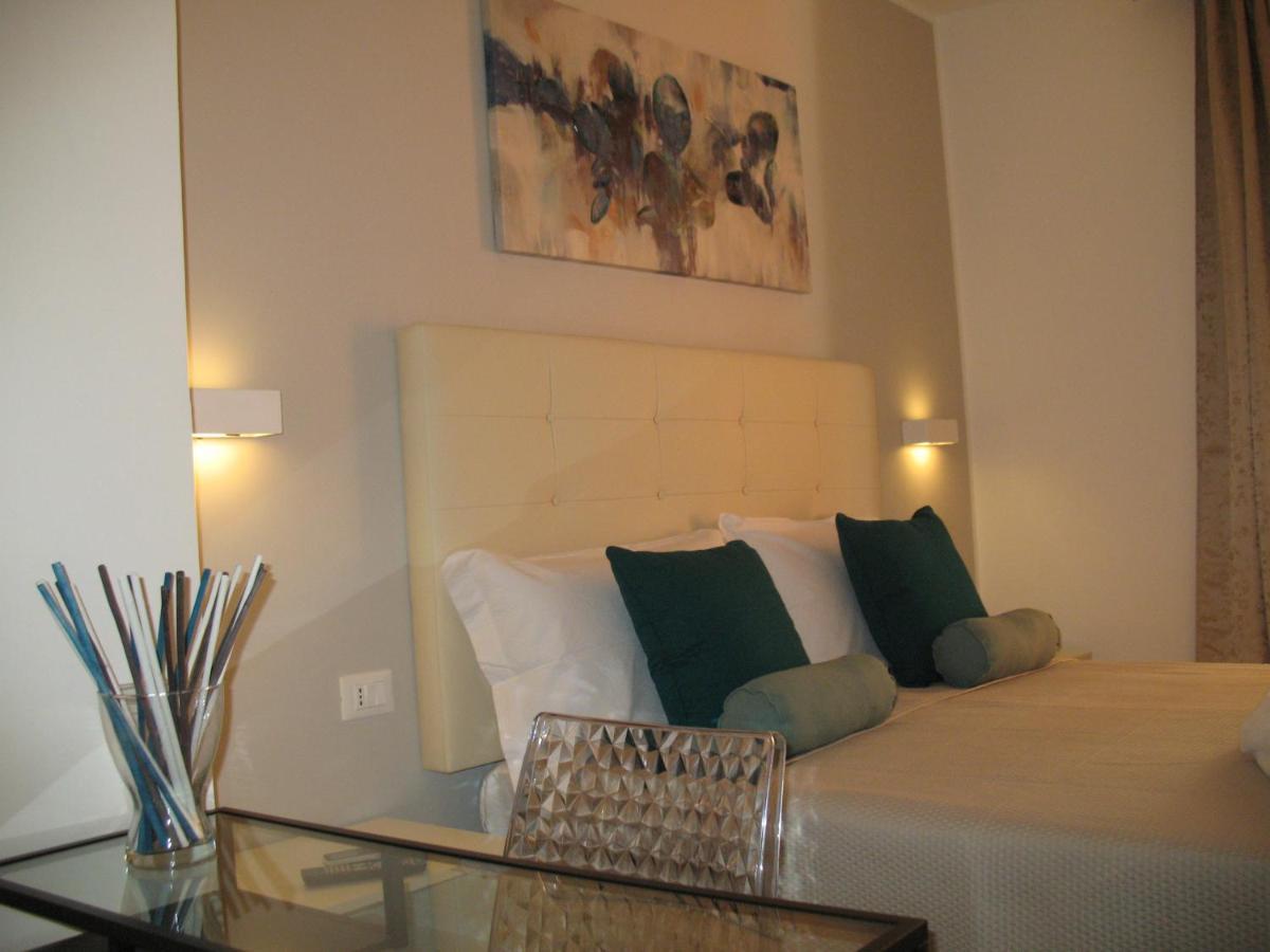 Bed&Bed Tommaso Fazzello Only Rooms 타오르미나 외부 사진