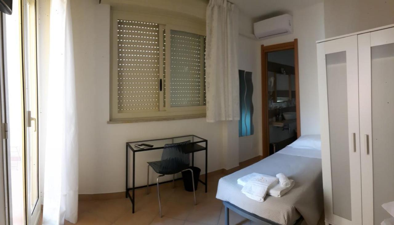 Bed&Bed Tommaso Fazzello Only Rooms 타오르미나 객실 사진