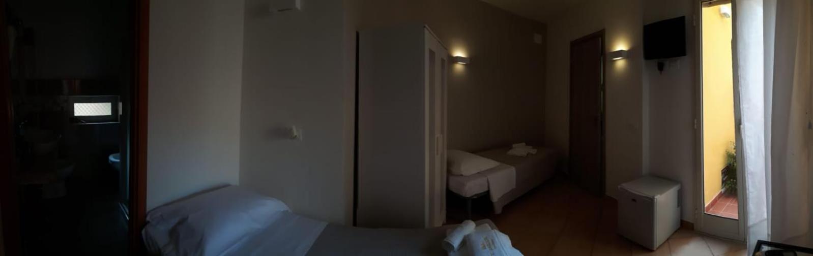 Bed&Bed Tommaso Fazzello Only Rooms 타오르미나 객실 사진